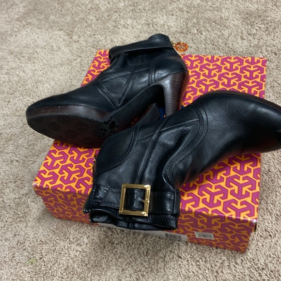 Tory Burch black soft leather heeled boots. - Picture 3 of 8